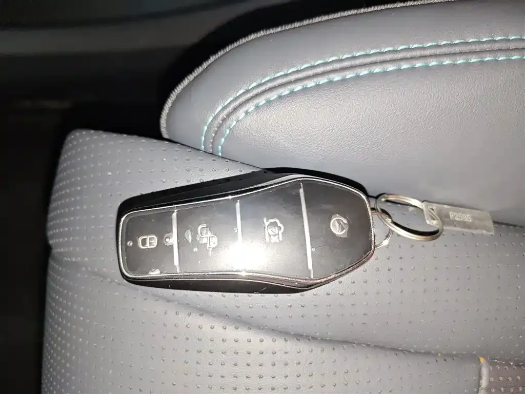 BYD Hiace 07 DM-i — фото 7