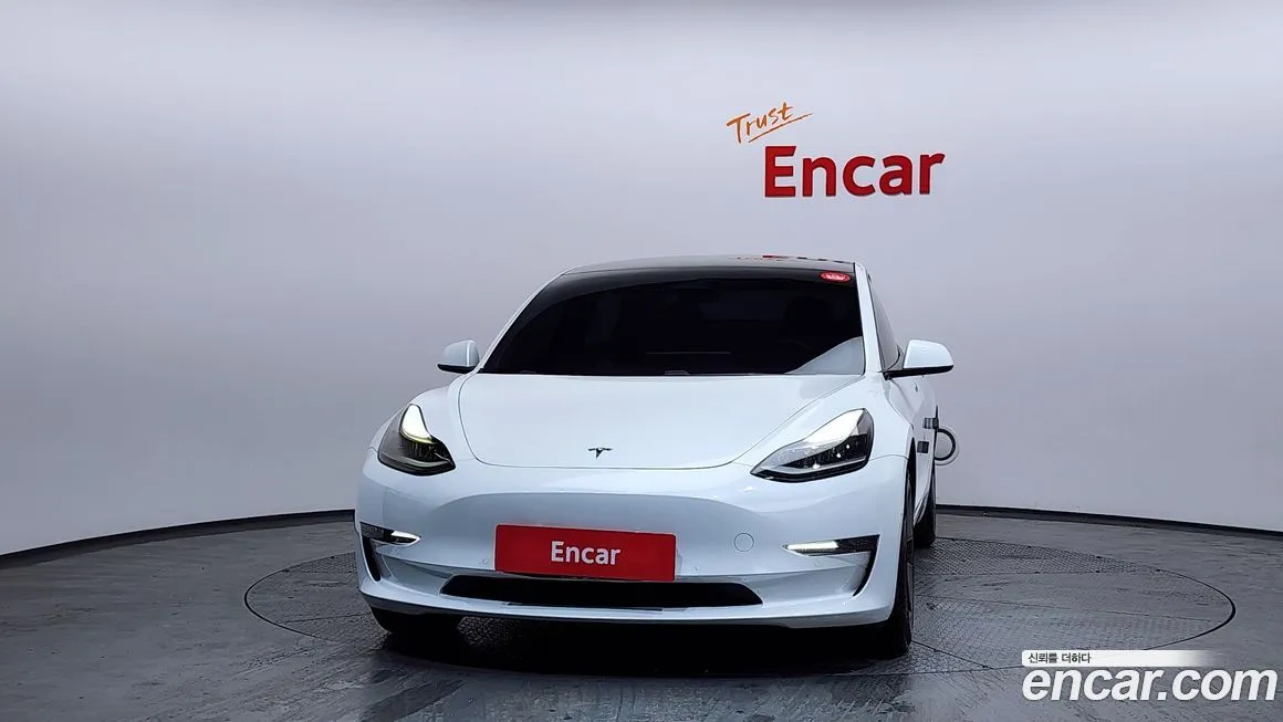 Tesla Model 3 — фото 9