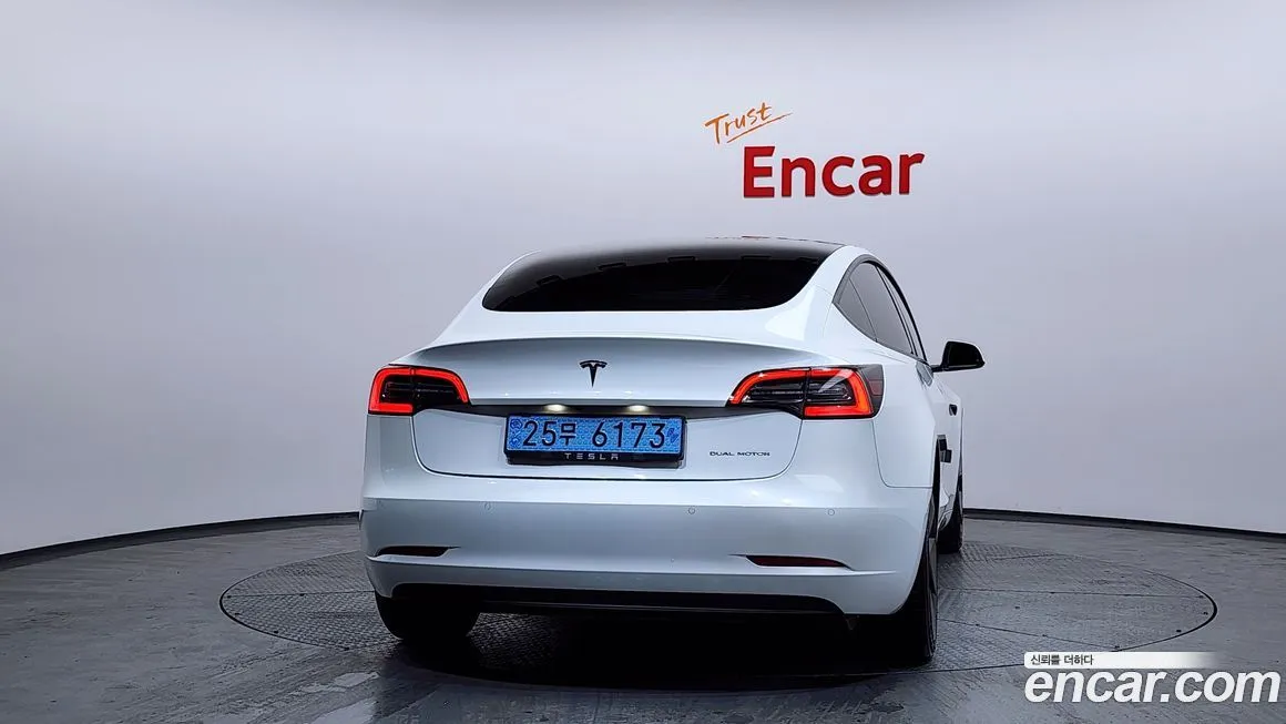 Tesla Model 3 — фото 2