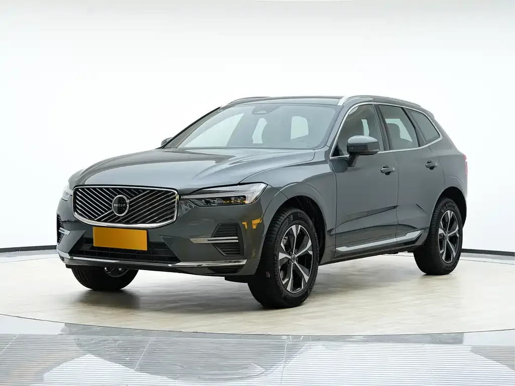 Volvo XC60 — фото 1