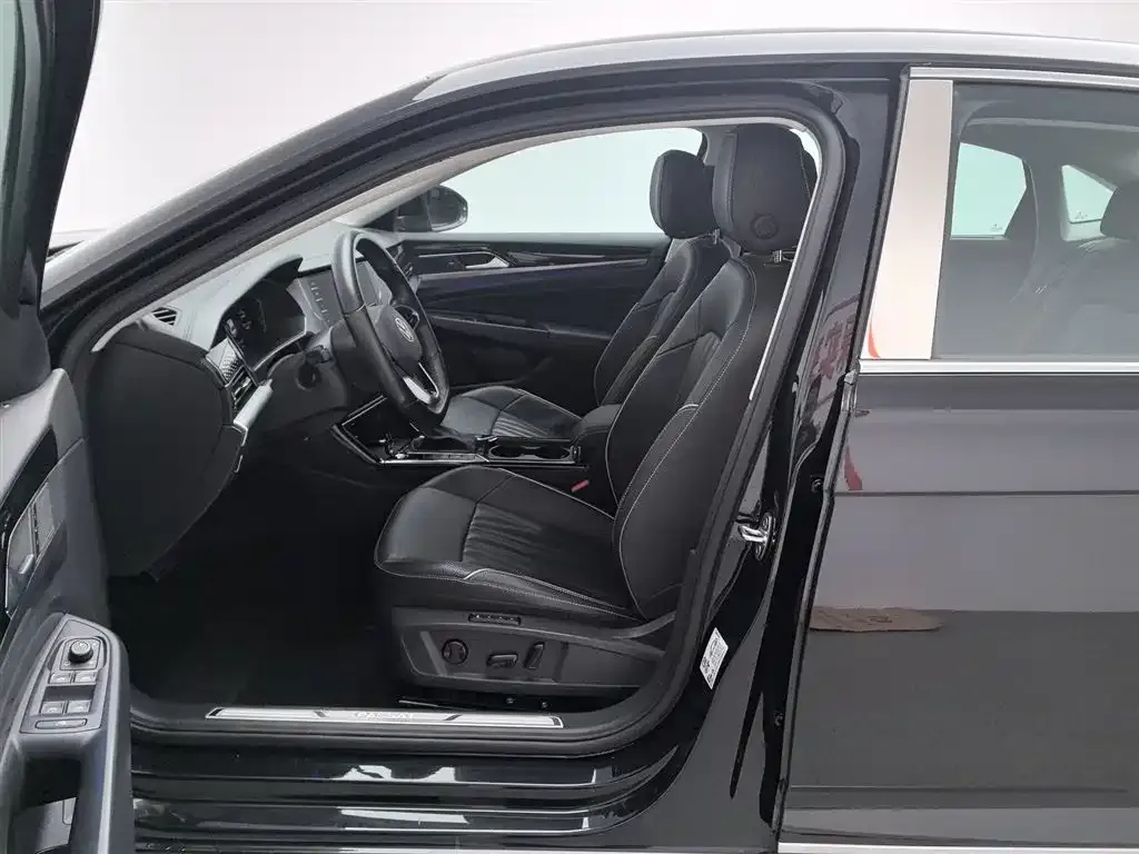 Volkswagen Passat — фото 10