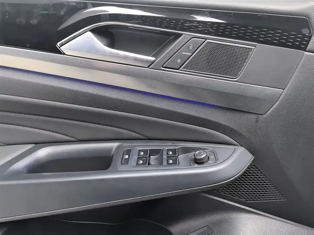 Volkswagen Passat — фото 9