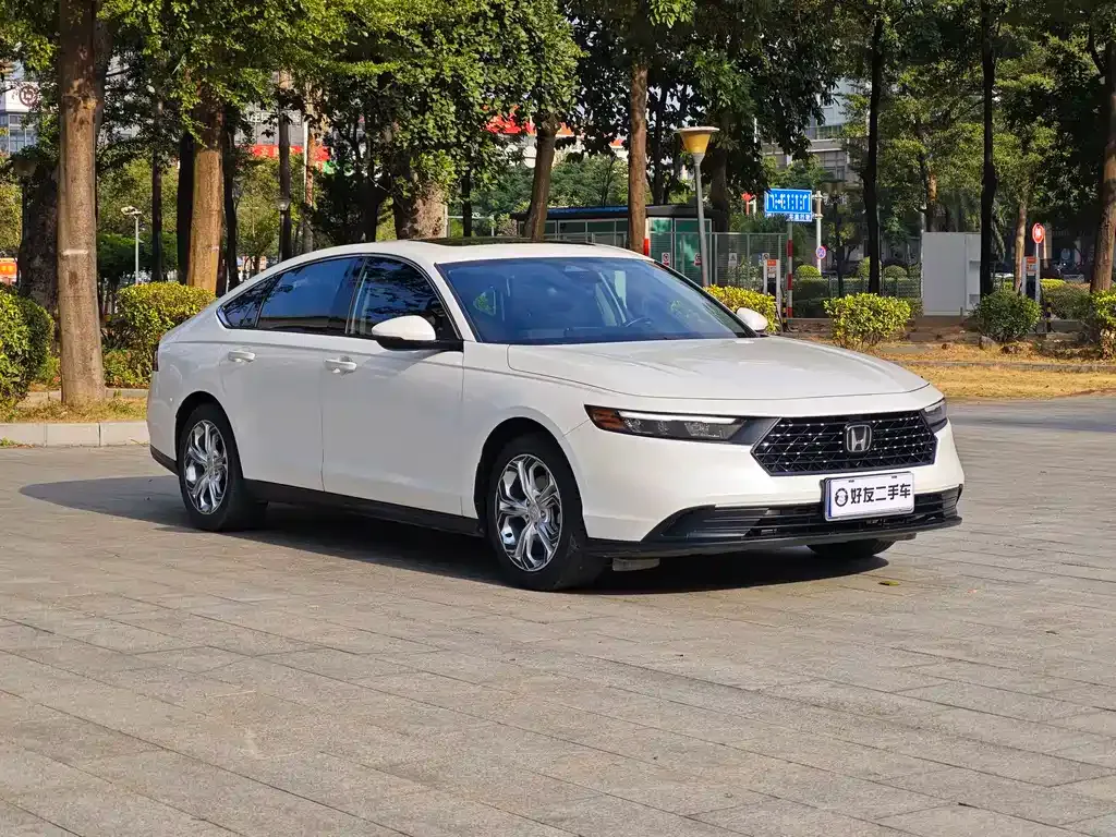Honda Accord — фото 10