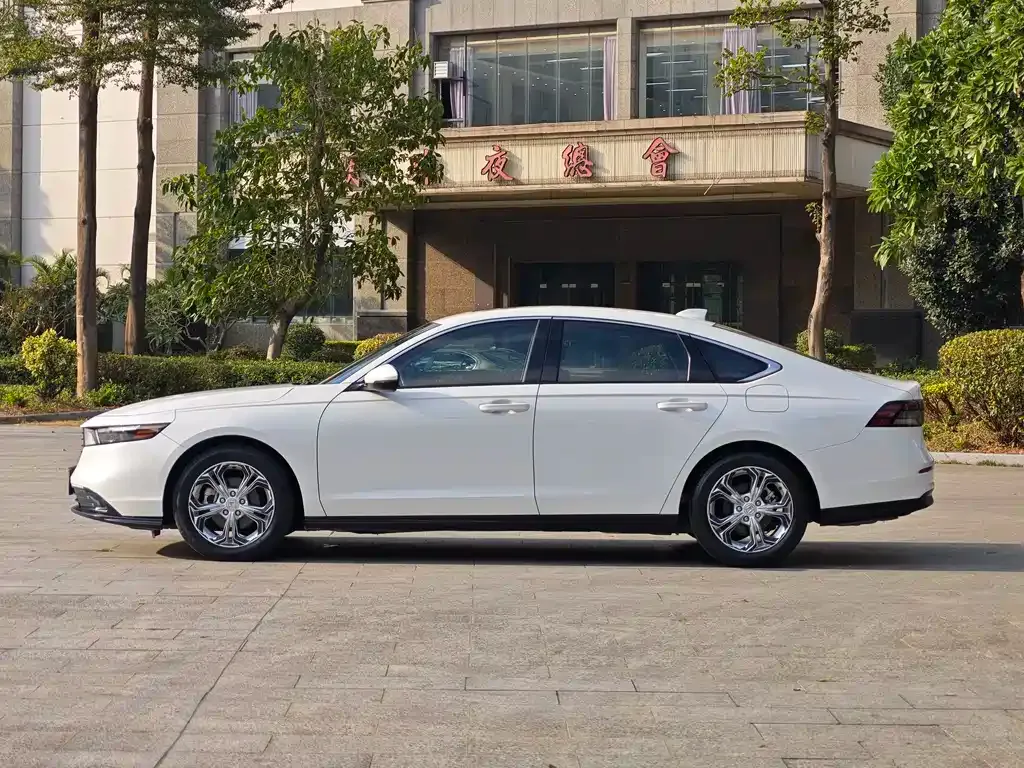 Honda Accord — фото 6