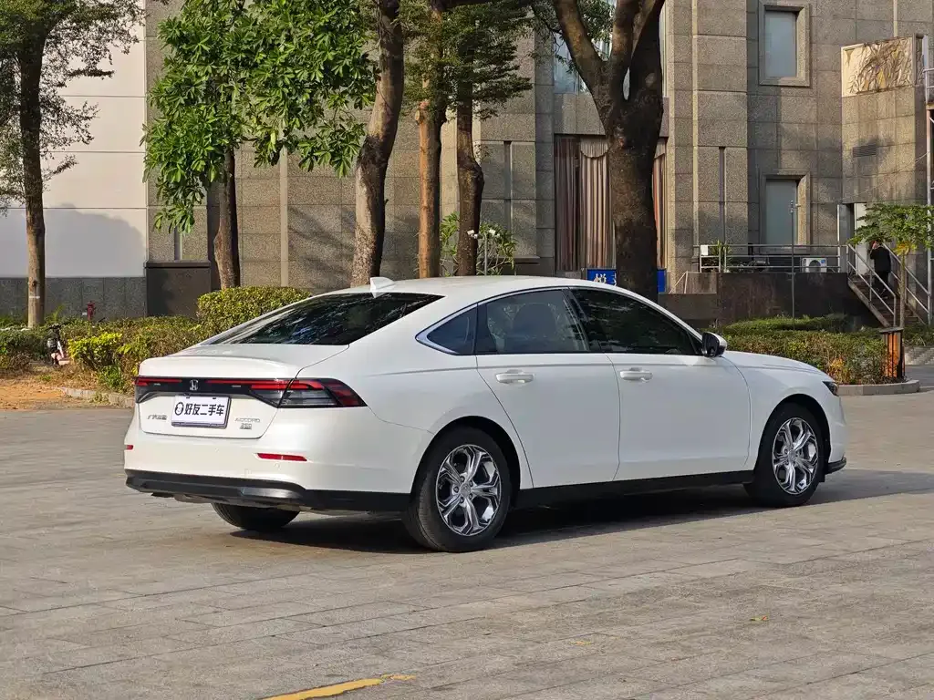 Honda Accord — фото 4