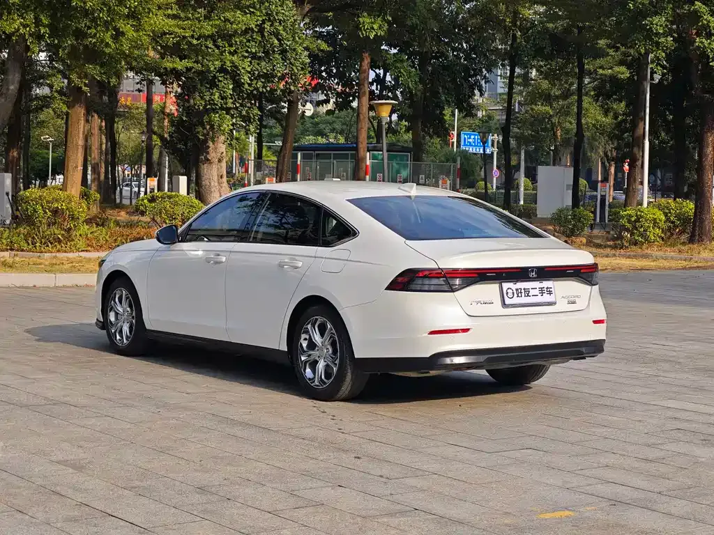 Honda Accord — фото 7