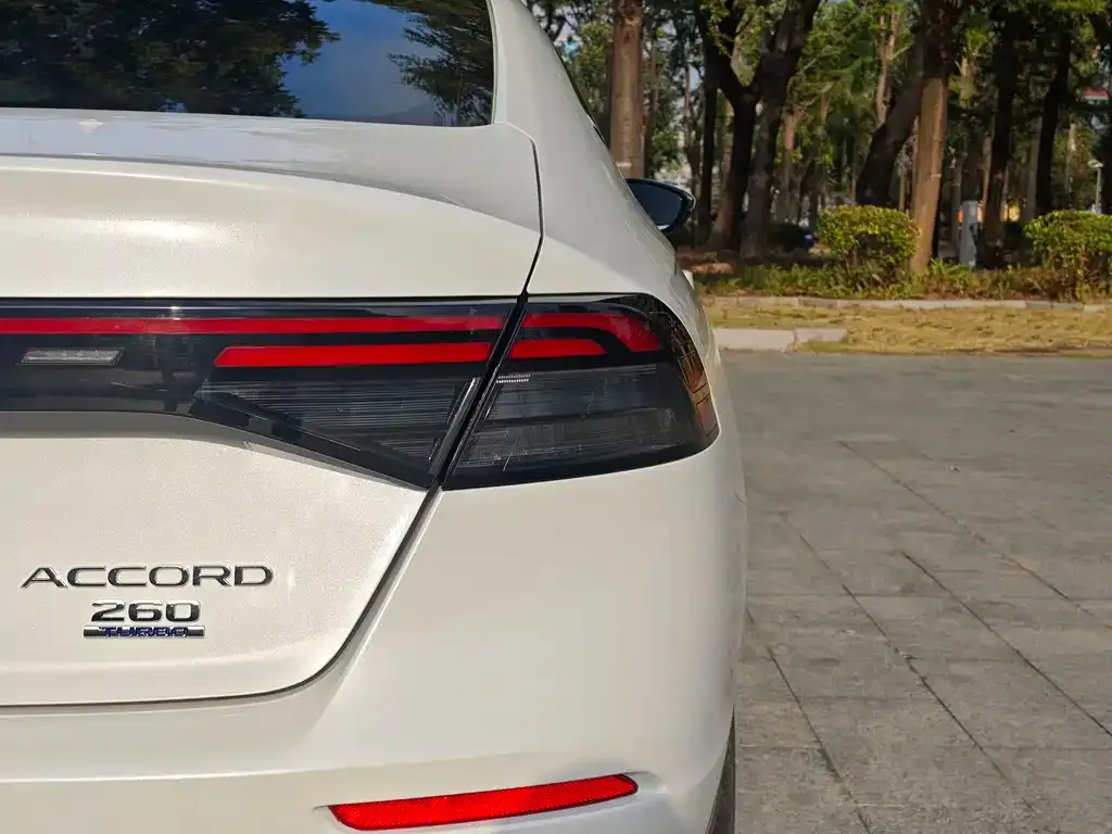 Honda Accord — фото 3