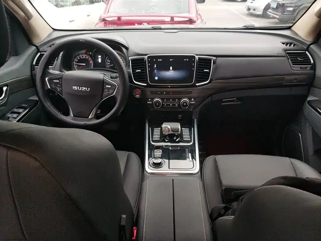 Isuzu MU-X — фото 4