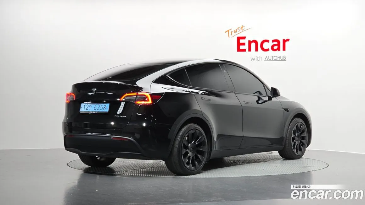 Tesla Model Y — фото 2