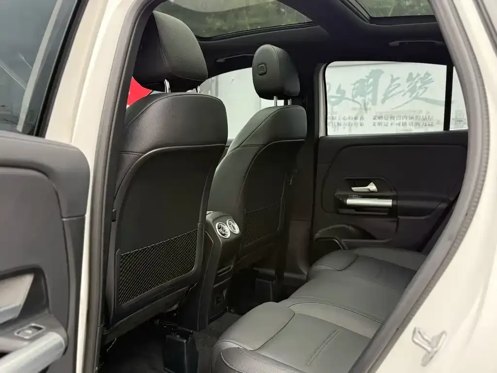 Mercedes-Benz GLA — фото 5