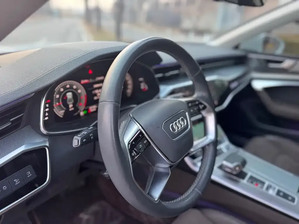 Audi A7L — фото 5