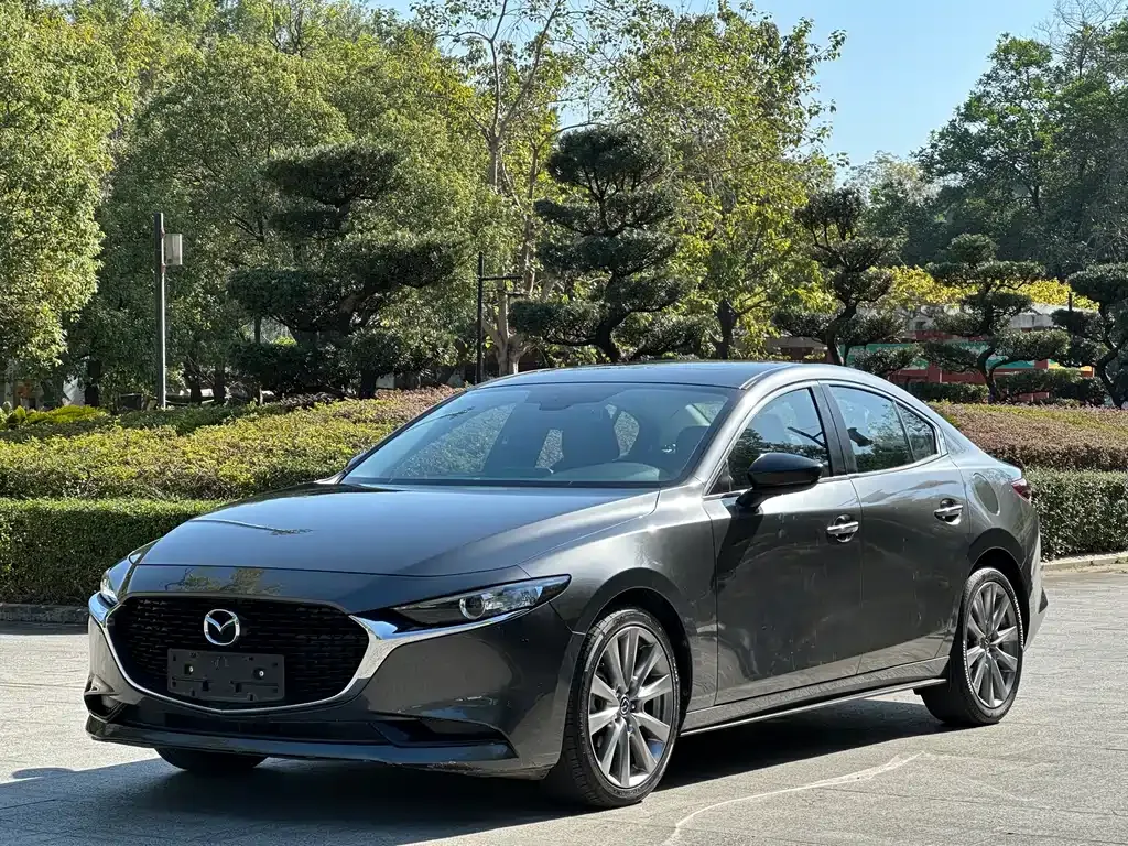 Mazda 3 Axela — фото 1