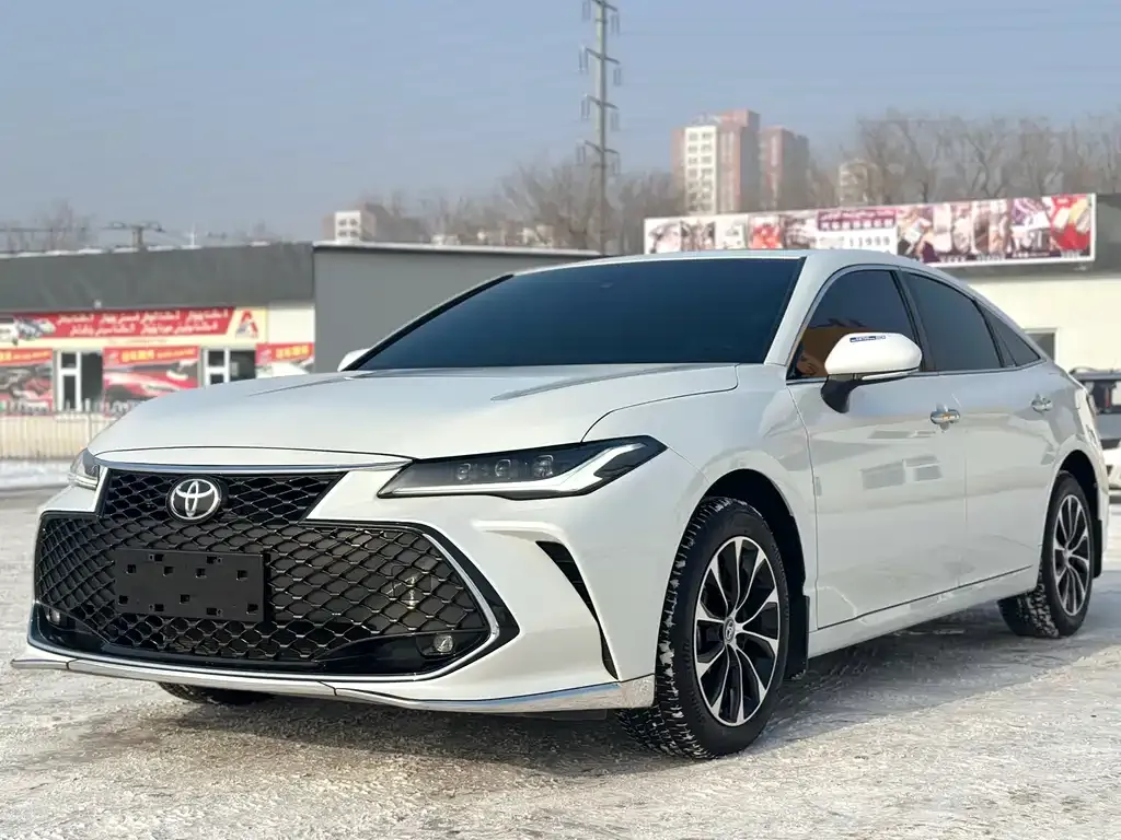 Toyota Avalon — фото 1