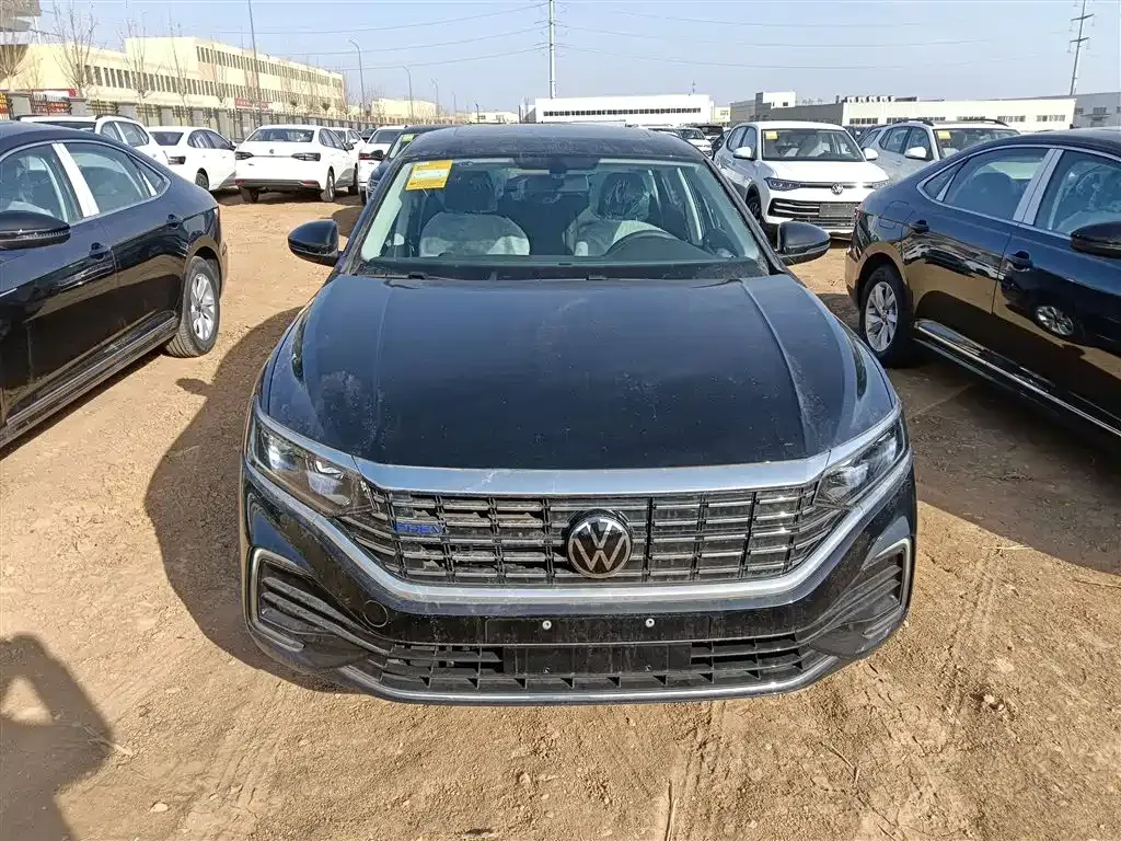 Volkswagen Passat New Energy — фото 9