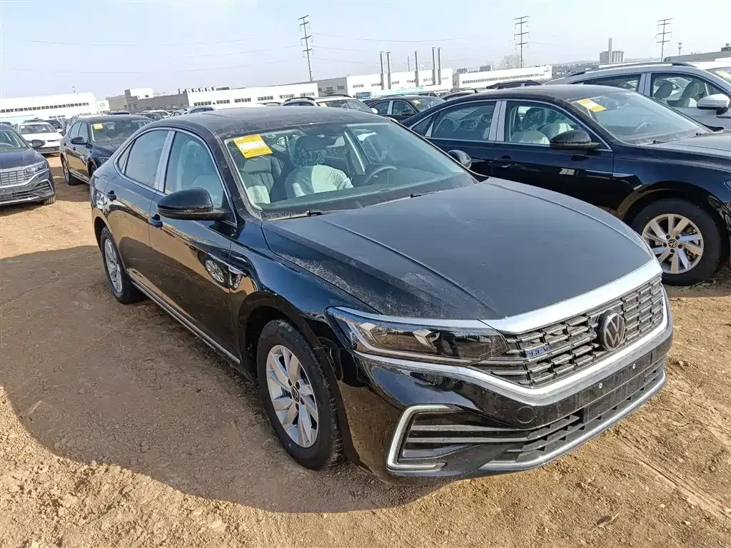 Volkswagen Passat New Energy — фото 8