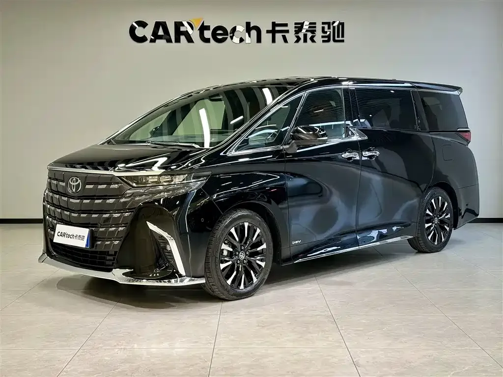 Toyota Alphard — фото 1