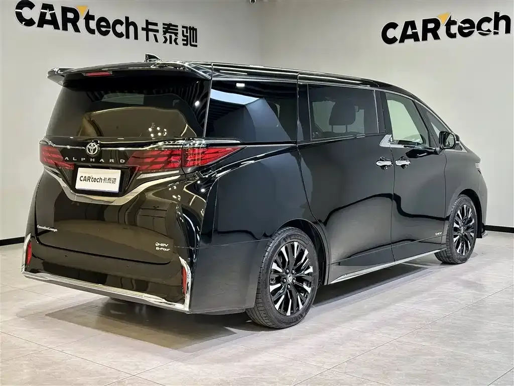 Toyota Alphard — фото 9