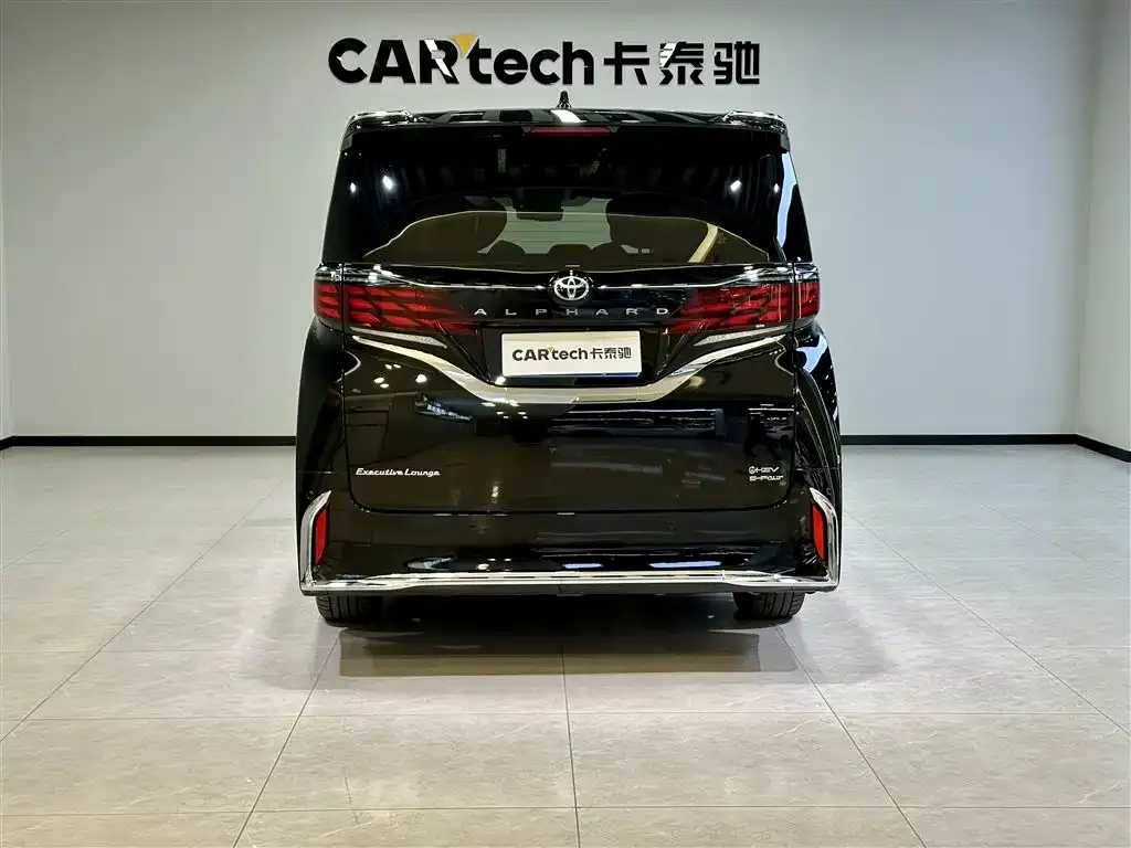 Toyota Alphard — фото 2