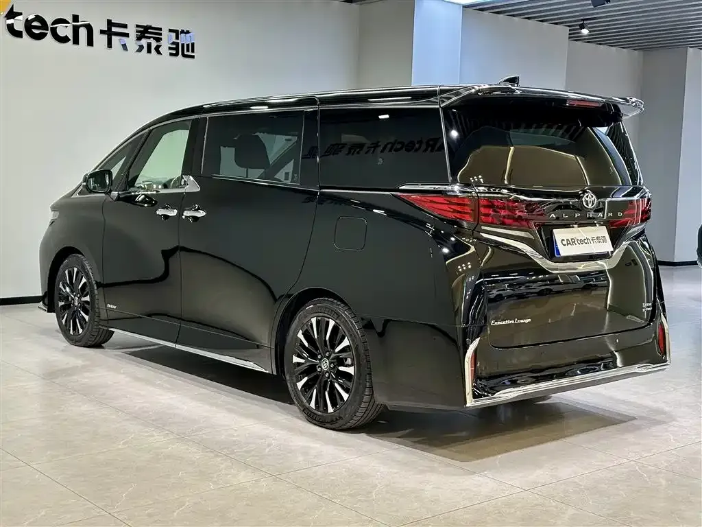 Toyota Alphard — фото 5