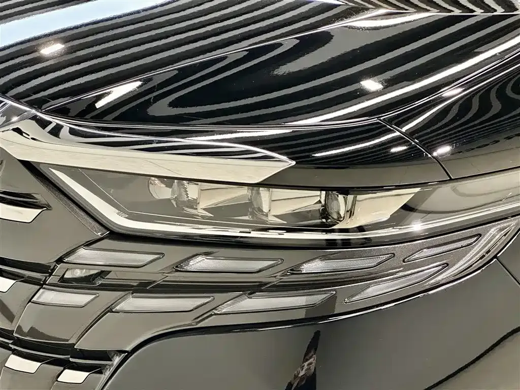 Toyota Alphard — фото 7