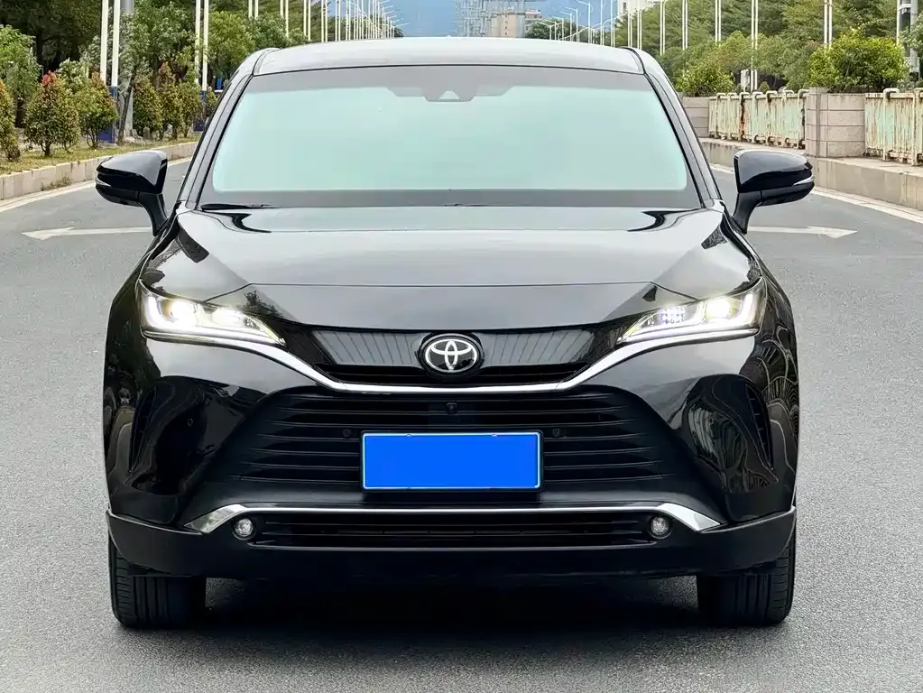 Toyota Harrier — фото 2