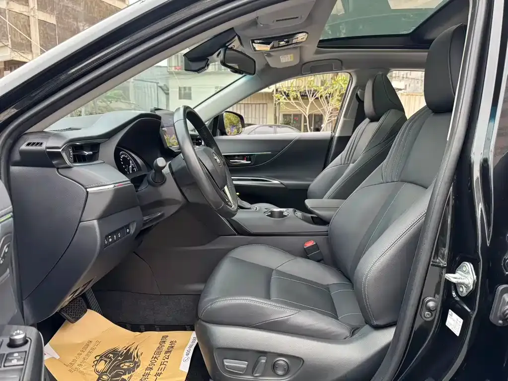 Toyota Harrier — фото 4