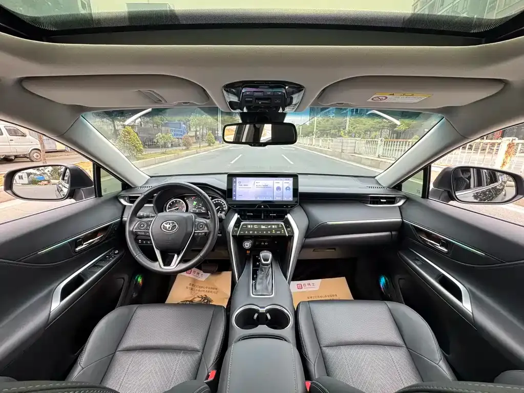 Toyota Harrier — фото 6