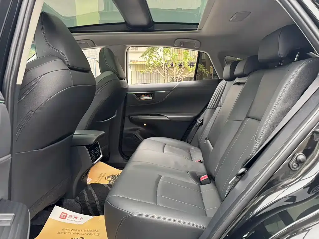Toyota Harrier — фото 3