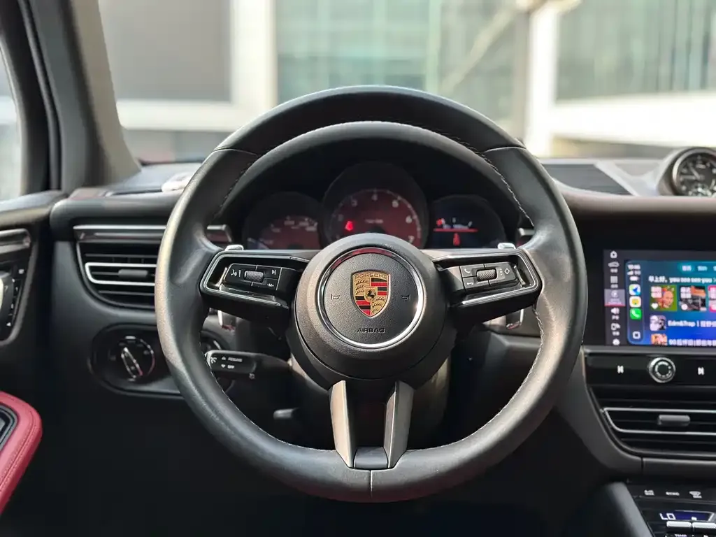 Porsche Macan — фото 10