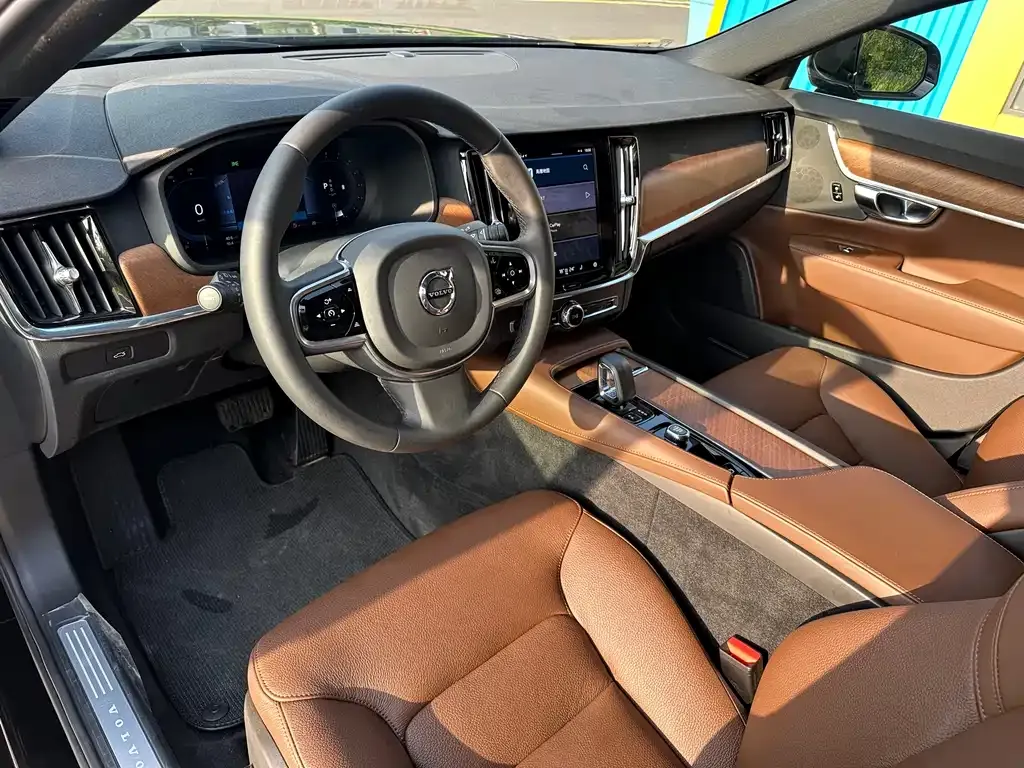 Volvo S90 — фото 2