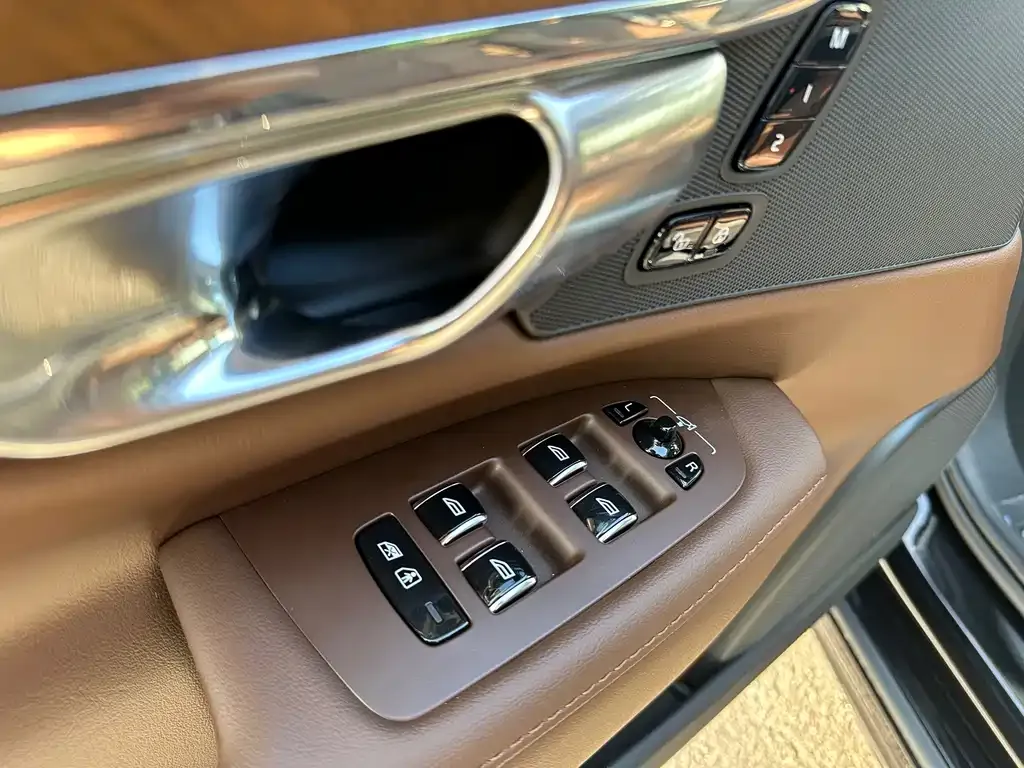 Volvo S90 — фото 9