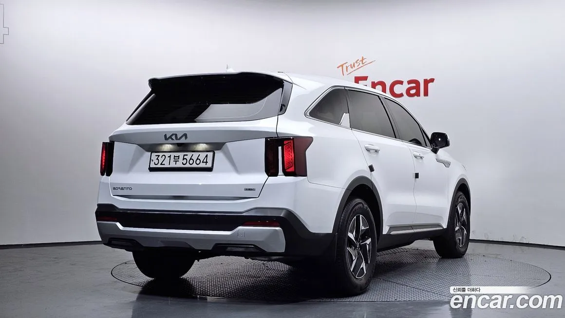 Kia Sorento — фото 3