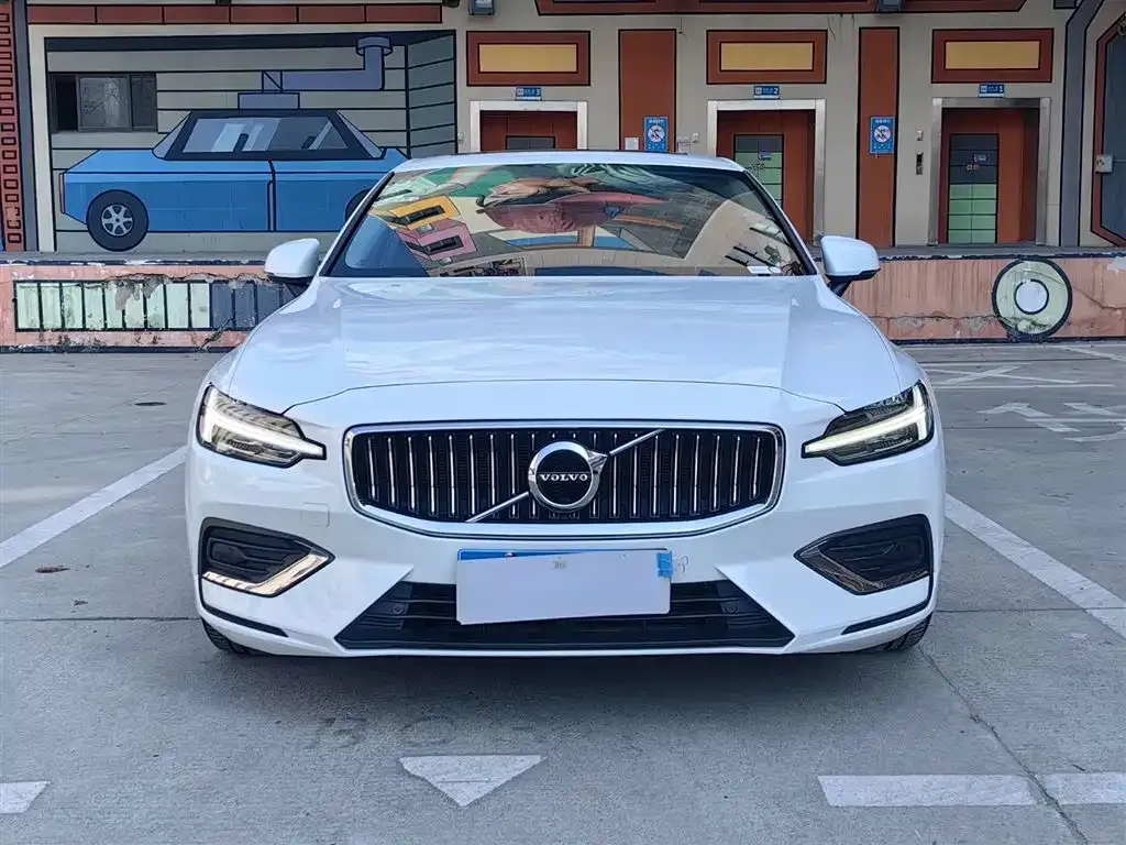 Volvo S60 — фото 10