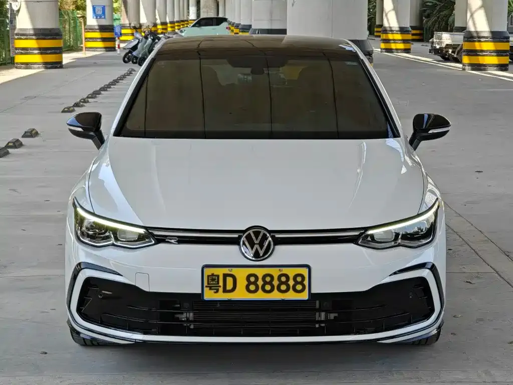 Volkswagen Golf — фото 1