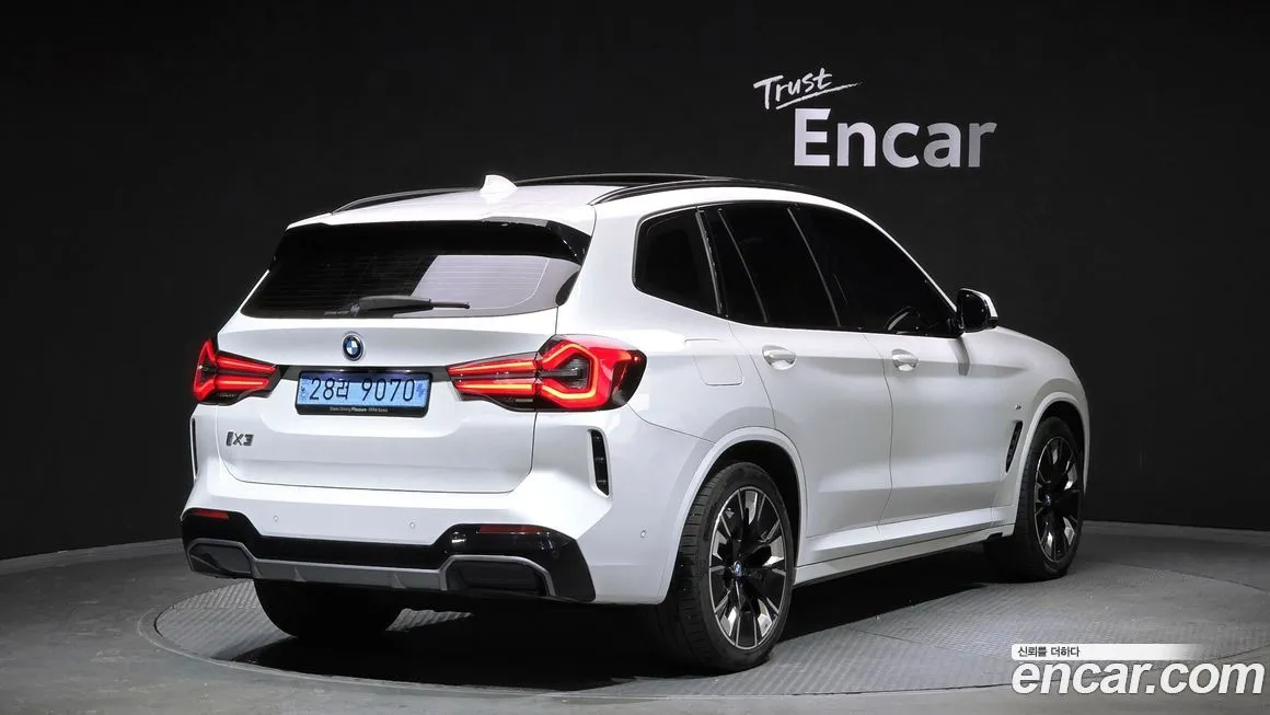 BMW iX3 — фото 2