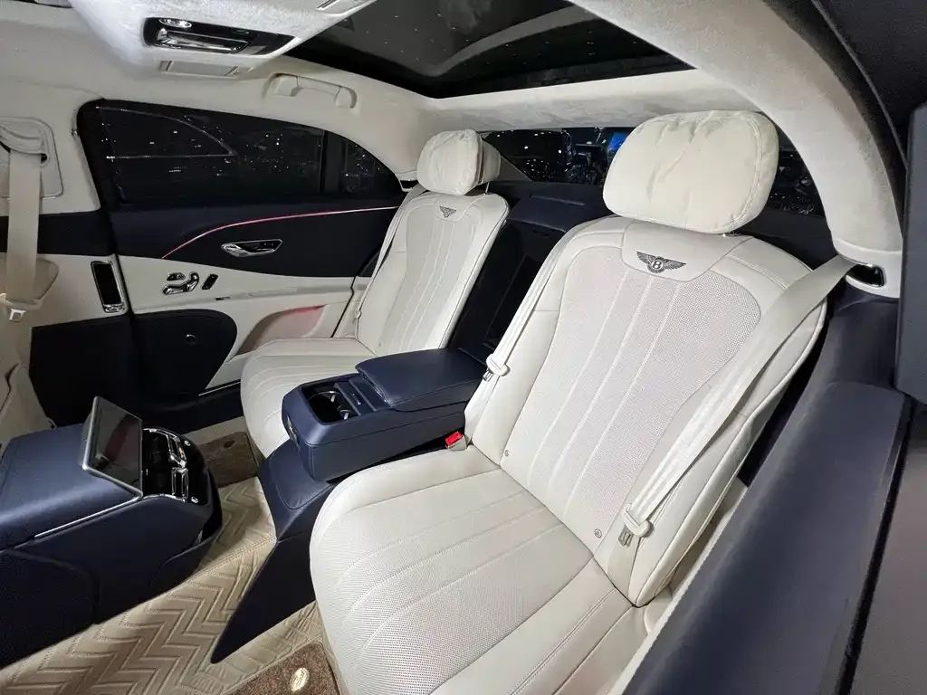 Bentley Flying Spur PHEV — фото 6