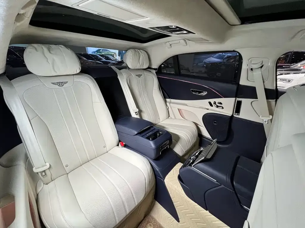 Bentley Flying Spur PHEV — фото 3