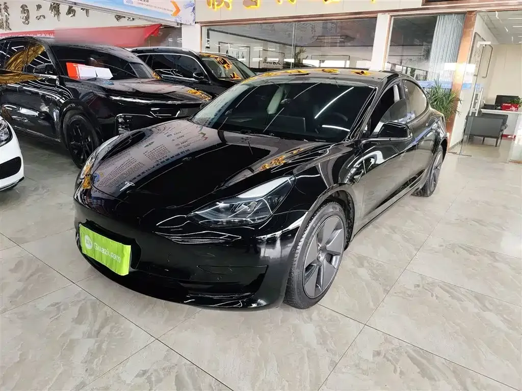 Tesla Model 3 — фото 4