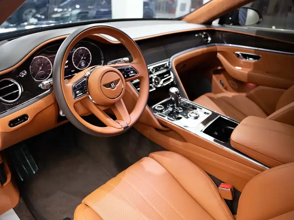 Bentley Flying Spur — фото 4