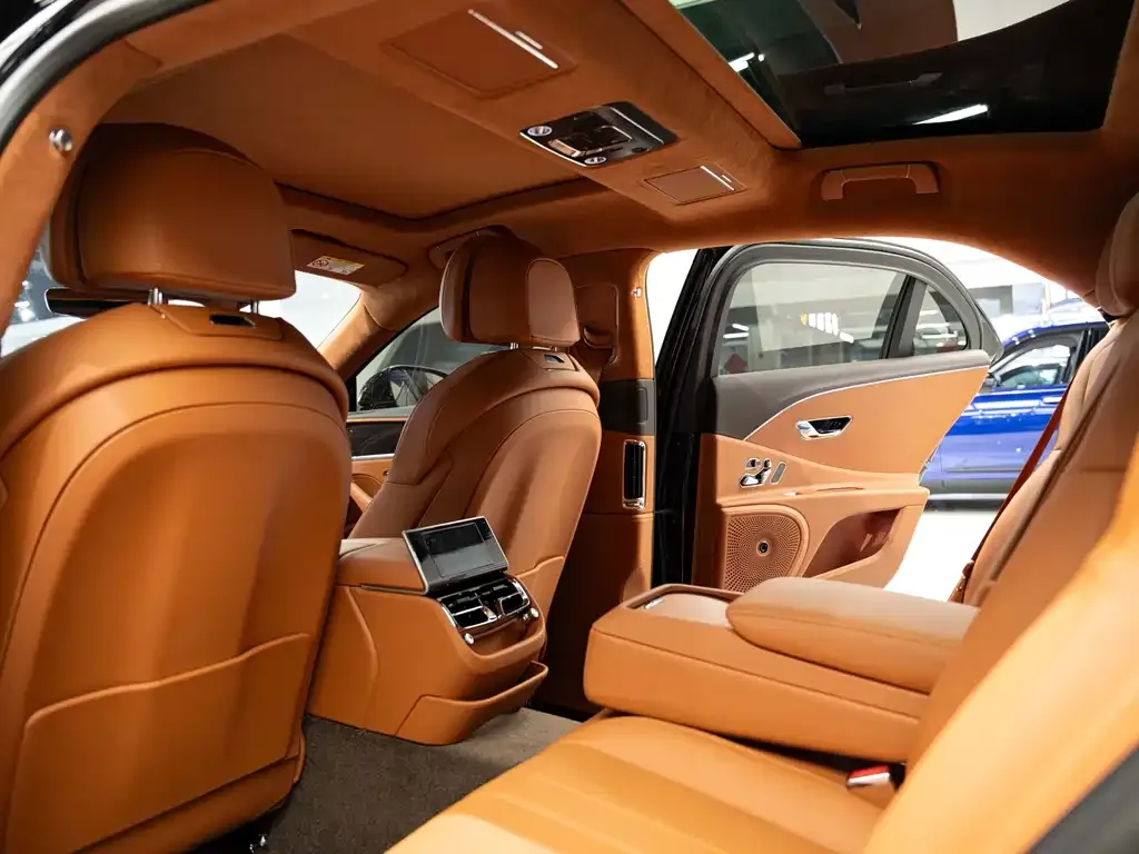 Bentley Flying Spur — фото 6