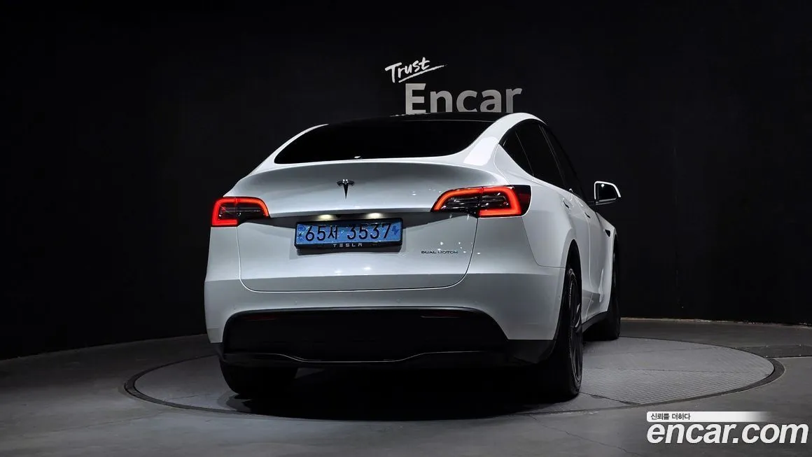 Tesla Model Y — фото 6