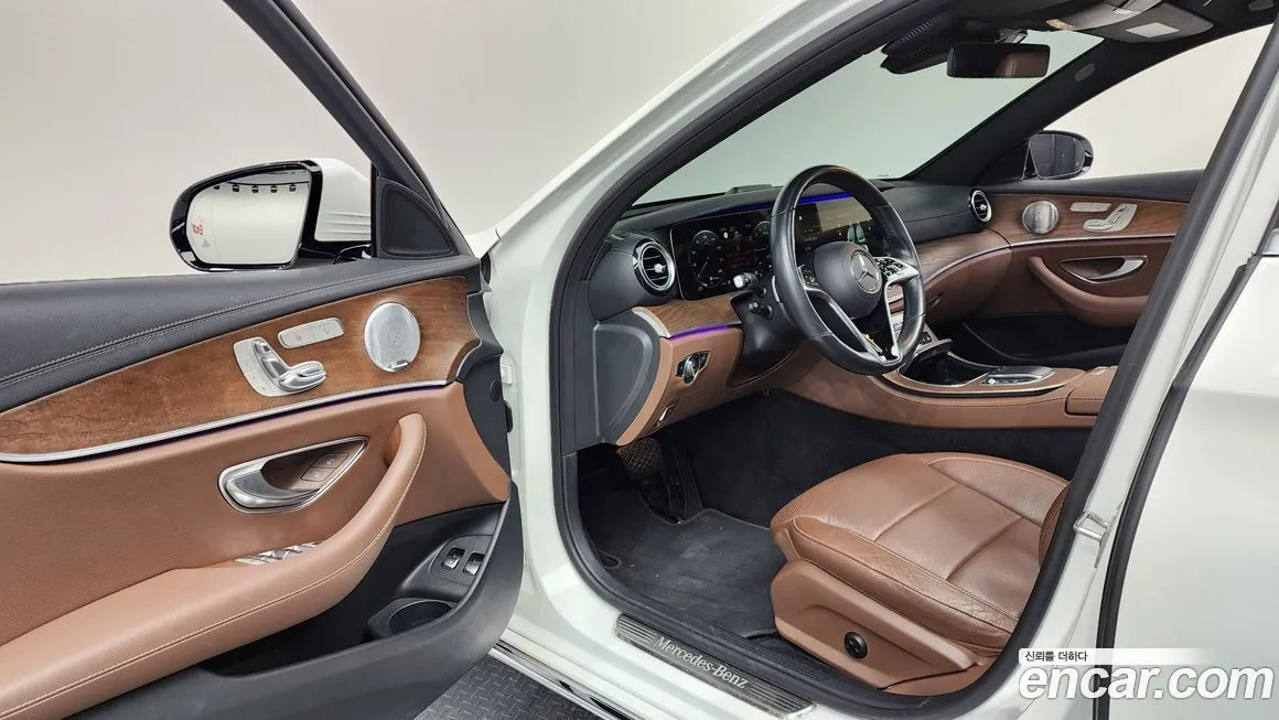 Mercedes-Benz E-Class — фото 10