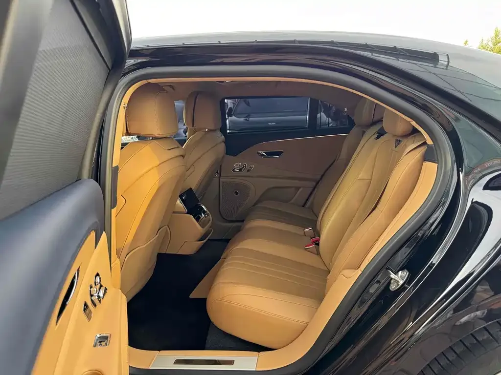 Bentley Flying Spur — фото 2
