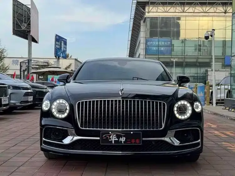 Bentley Flying Spur — фото 9