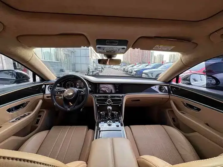 Bentley Flying Spur — фото 4
