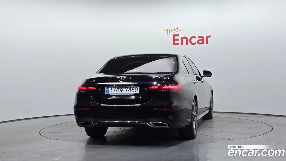 Mercedes-Benz E-Class — фото 4