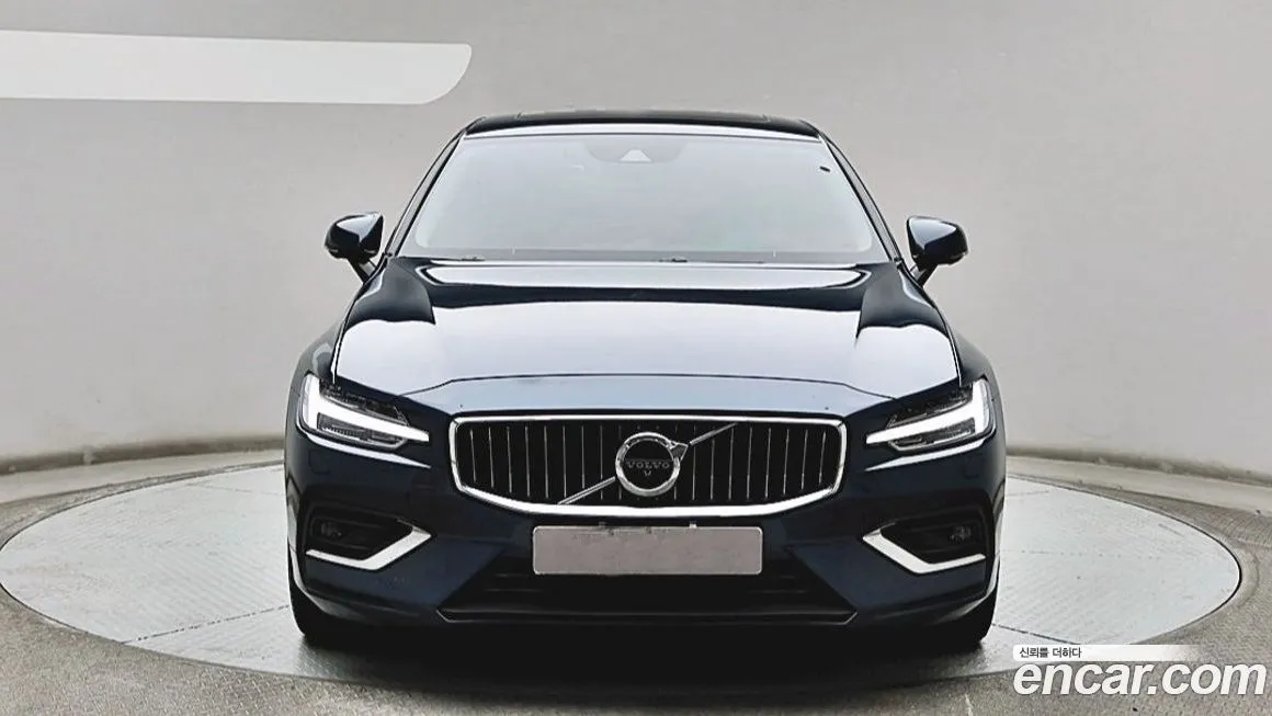 Volvo S60 — фото 1