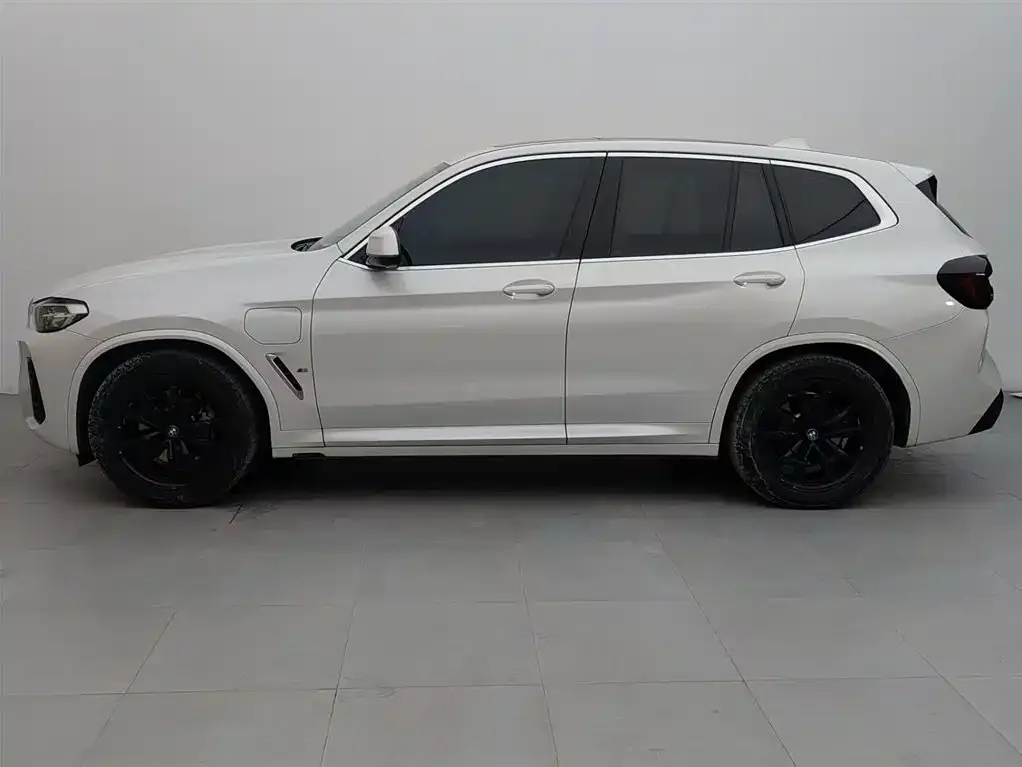BMW iX3 — фото 2