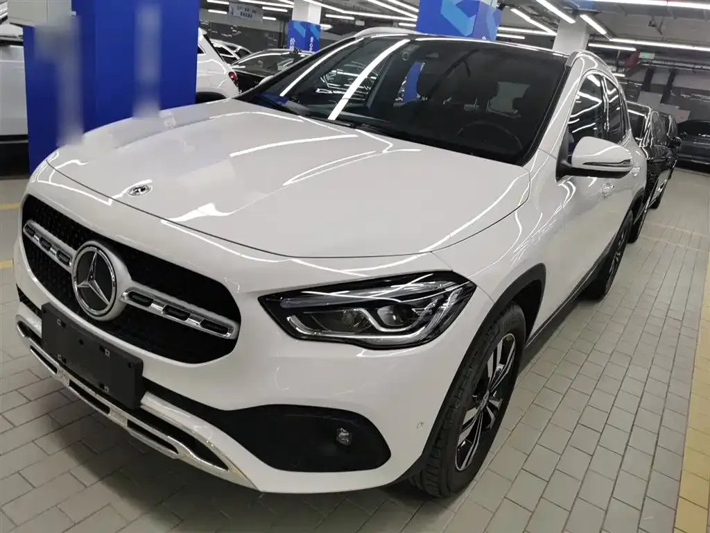 Mercedes-Benz GLA — фото 1