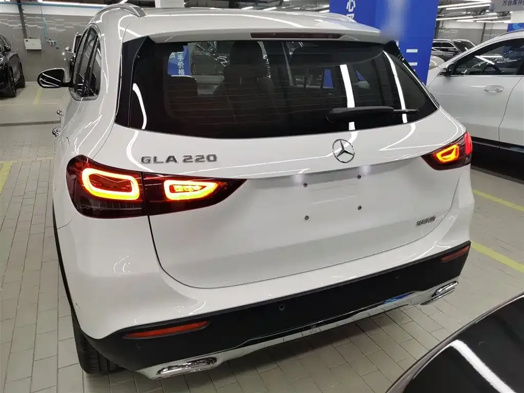 Mercedes-Benz GLA — фото 8